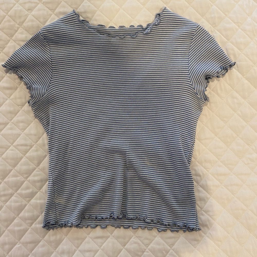 BLUE AND WHITE CROPPED TEE🤍🩵